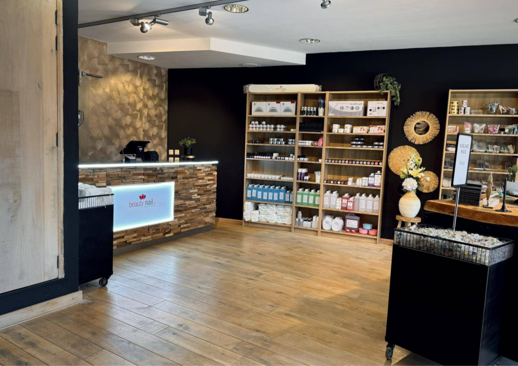 BEAUTY NAIL​